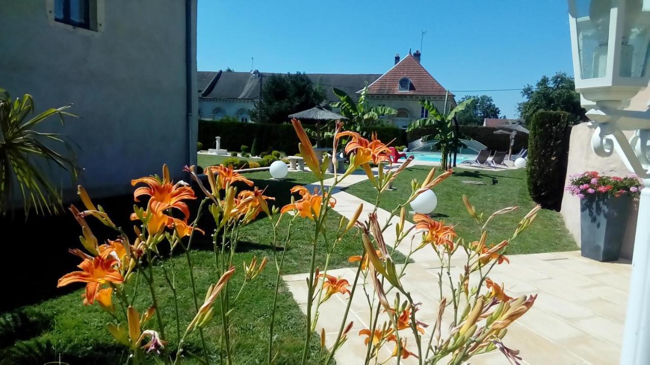 Le Domaine Des Papillons Hotel Beaujeu-Saint-Vallier-et-Pierrejux Luaran gambar