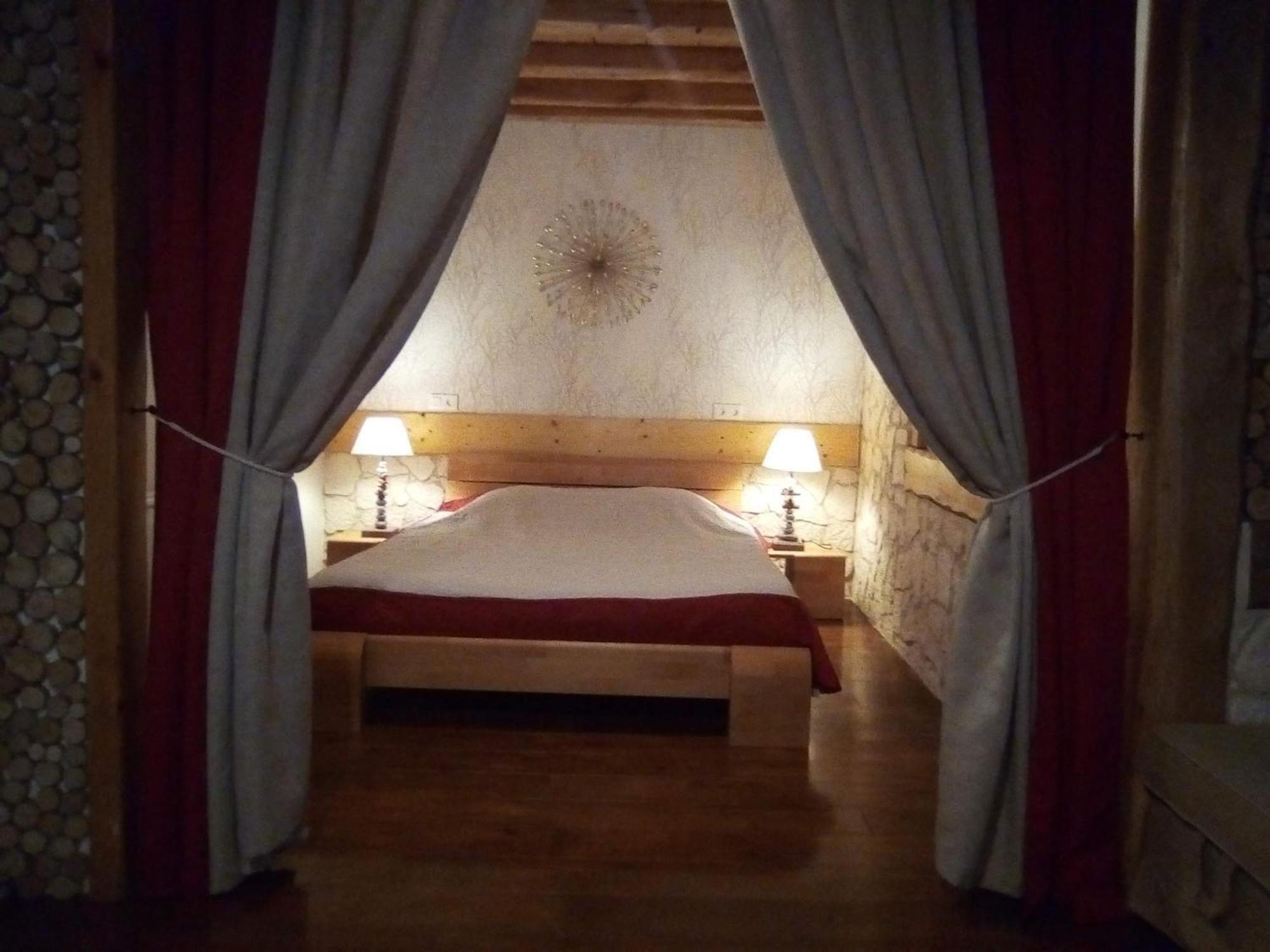 Le Domaine Des Papillons Hotel Beaujeu-Saint-Vallier-et-Pierrejux Luaran gambar
