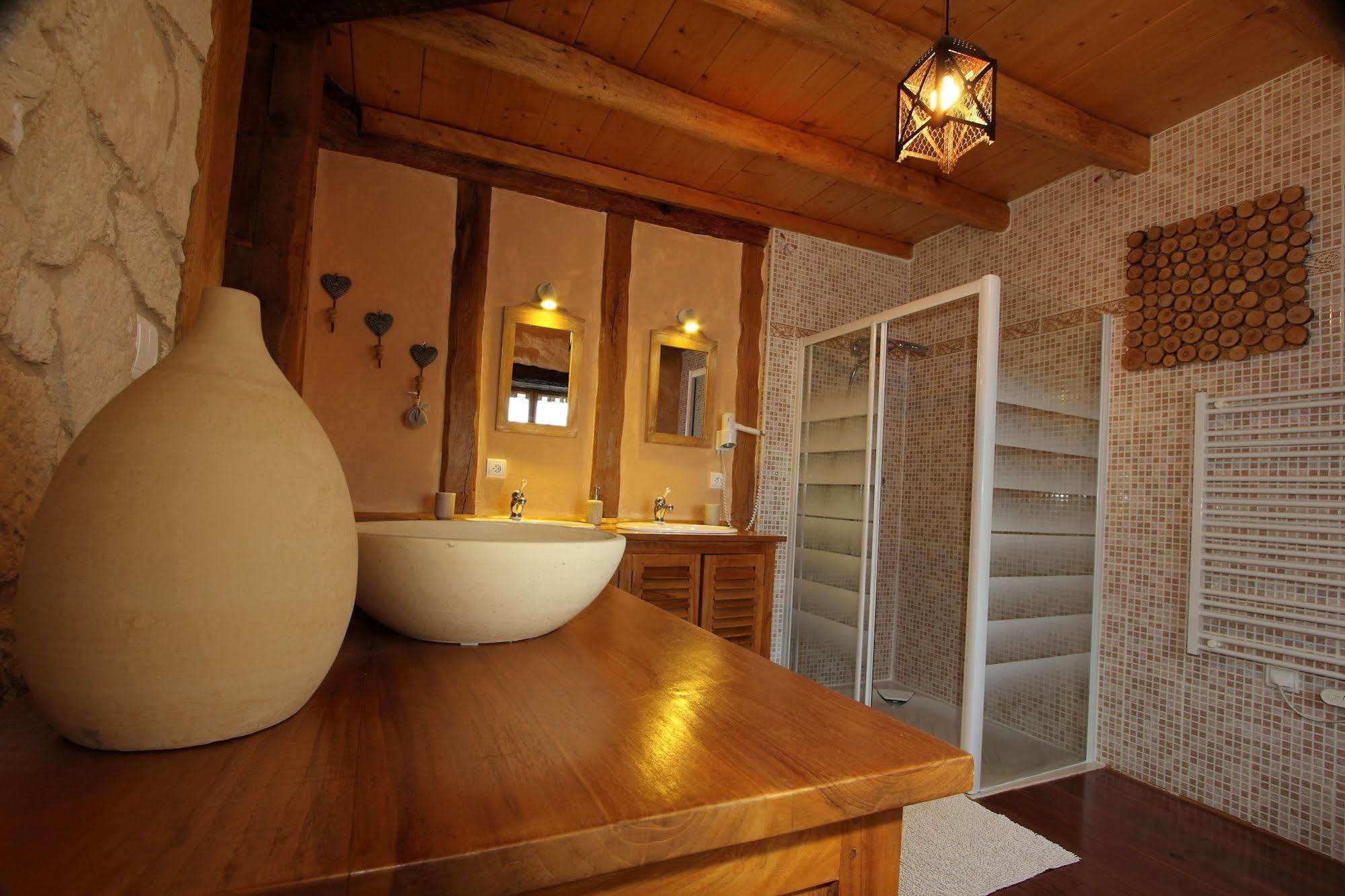 Le Domaine Des Papillons Hotel Beaujeu-Saint-Vallier-et-Pierrejux Luaran gambar