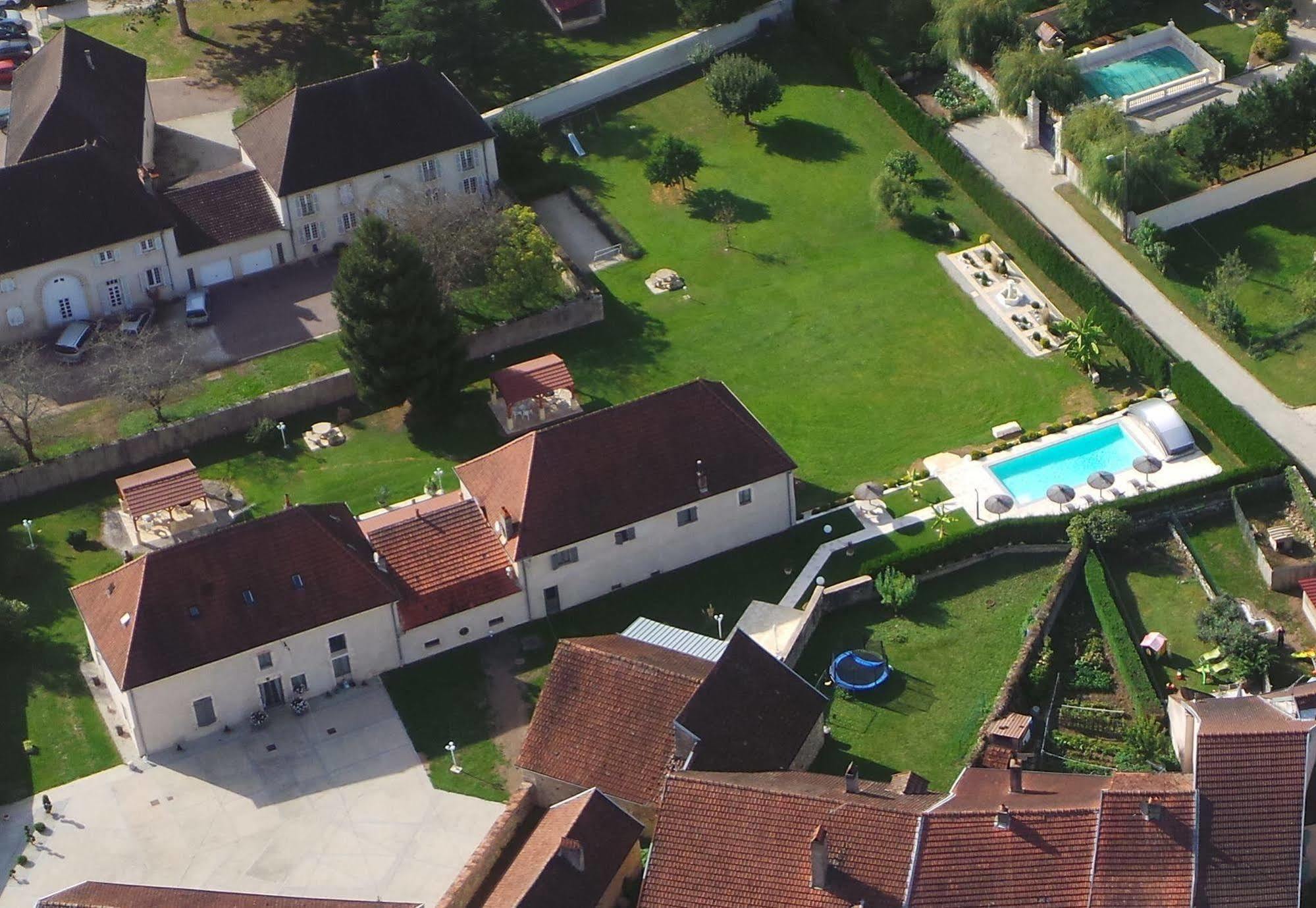 Le Domaine Des Papillons Hotel Beaujeu-Saint-Vallier-et-Pierrejux Luaran gambar