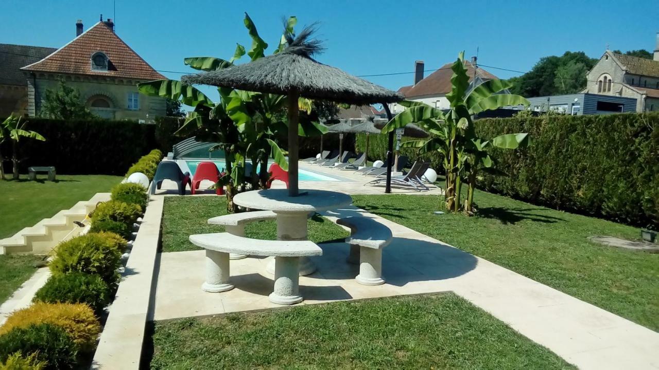 Le Domaine Des Papillons Hotel Beaujeu-Saint-Vallier-et-Pierrejux Luaran gambar