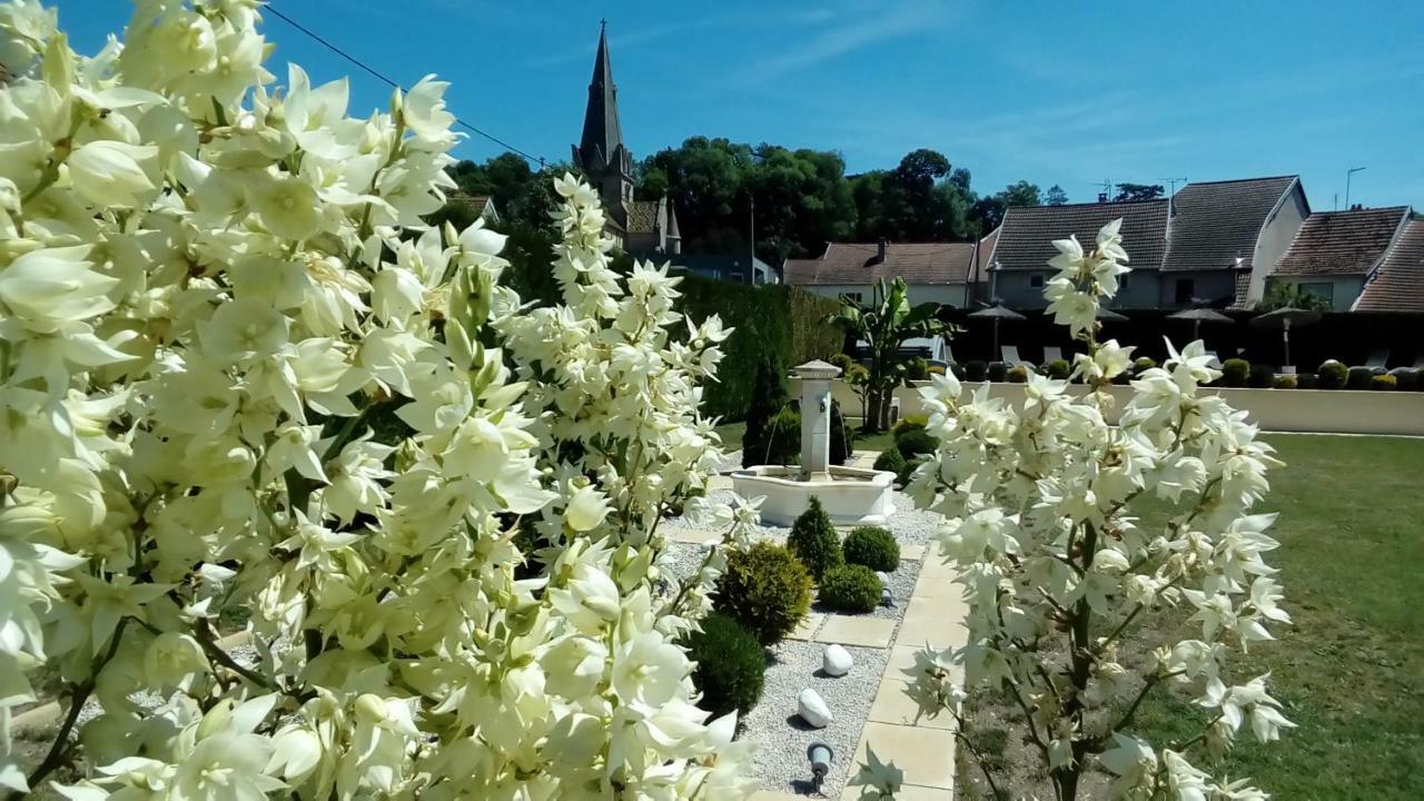 Le Domaine Des Papillons Hotel Beaujeu-Saint-Vallier-et-Pierrejux Luaran gambar